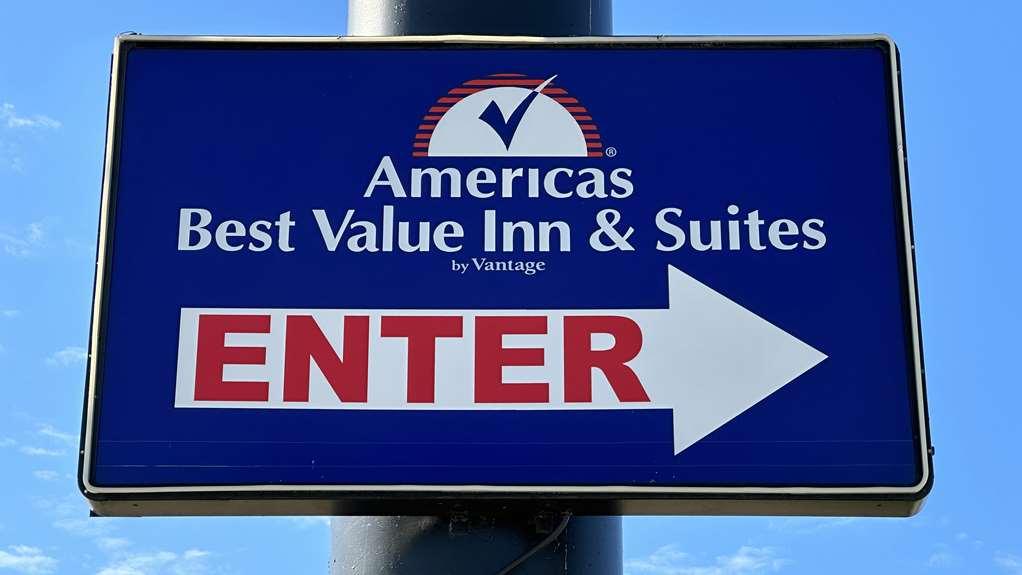 Americas Best Value Inn And Suites Groves Buitenkant foto