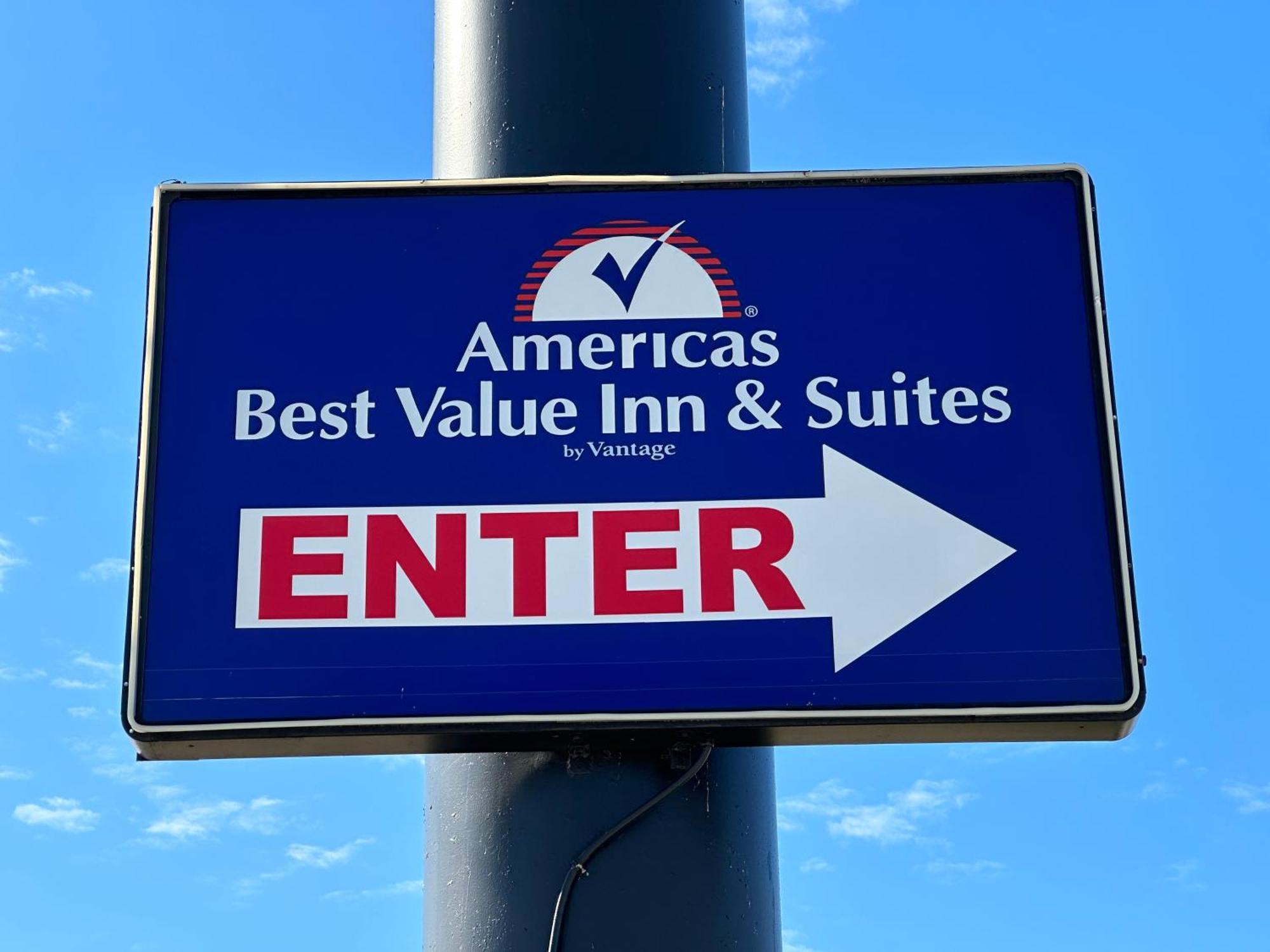 Americas Best Value Inn And Suites Groves Buitenkant foto