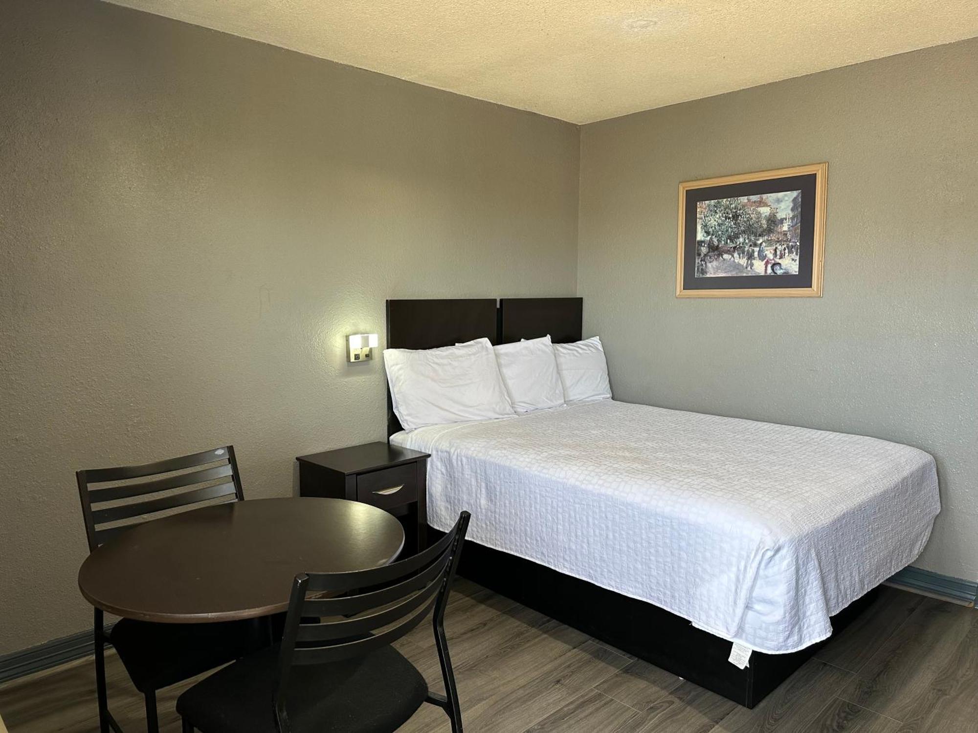 Americas Best Value Inn And Suites Groves Buitenkant foto