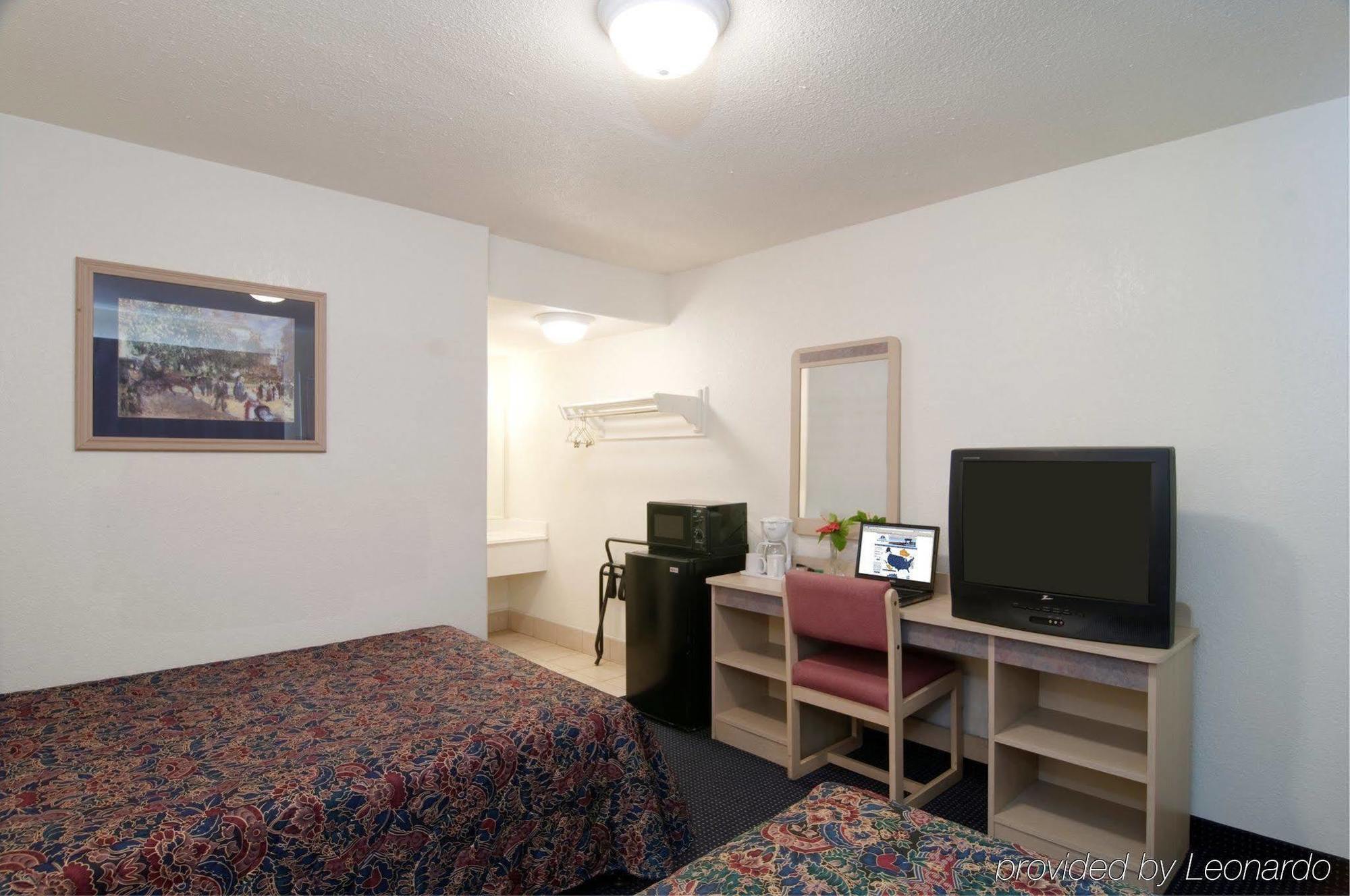 Americas Best Value Inn And Suites Groves Kamer foto