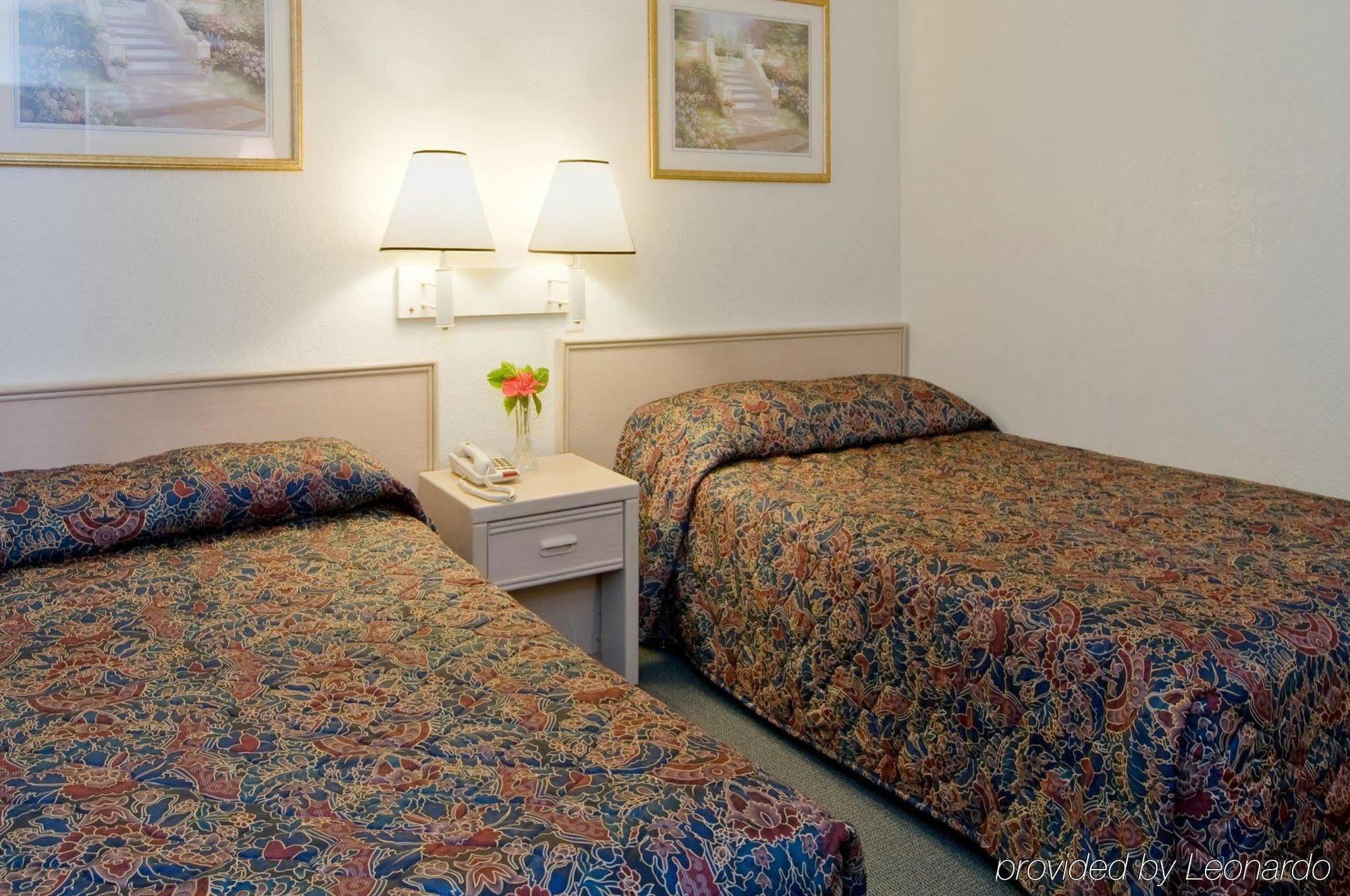 Americas Best Value Inn And Suites Groves Kamer foto